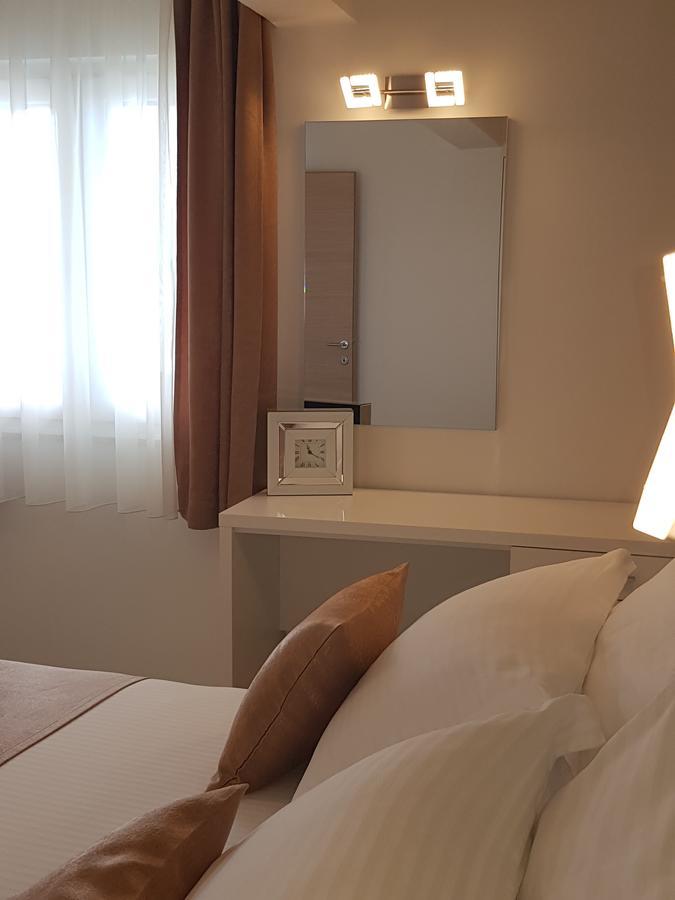 Apartments Petricevic โปดสตรานา ภายนอก รูปภาพ