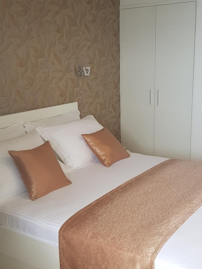 Apartments Petricevic โปดสตรานา ภายนอก รูปภาพ
