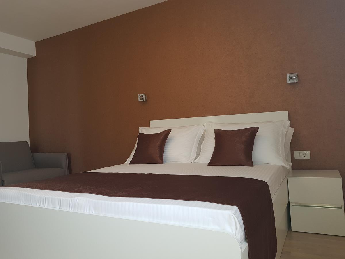 Apartments Petricevic โปดสตรานา ภายนอก รูปภาพ