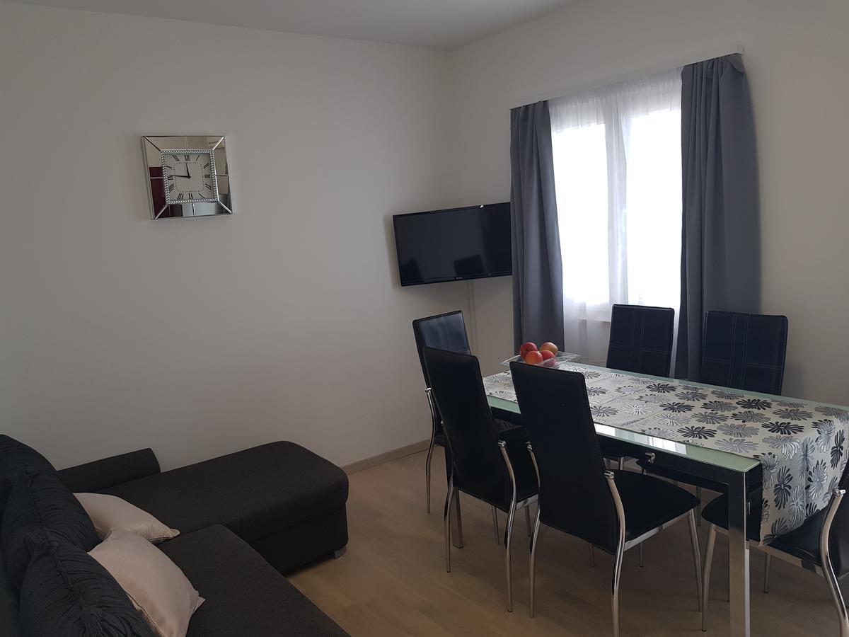 Apartments Petricevic โปดสตรานา ภายนอก รูปภาพ