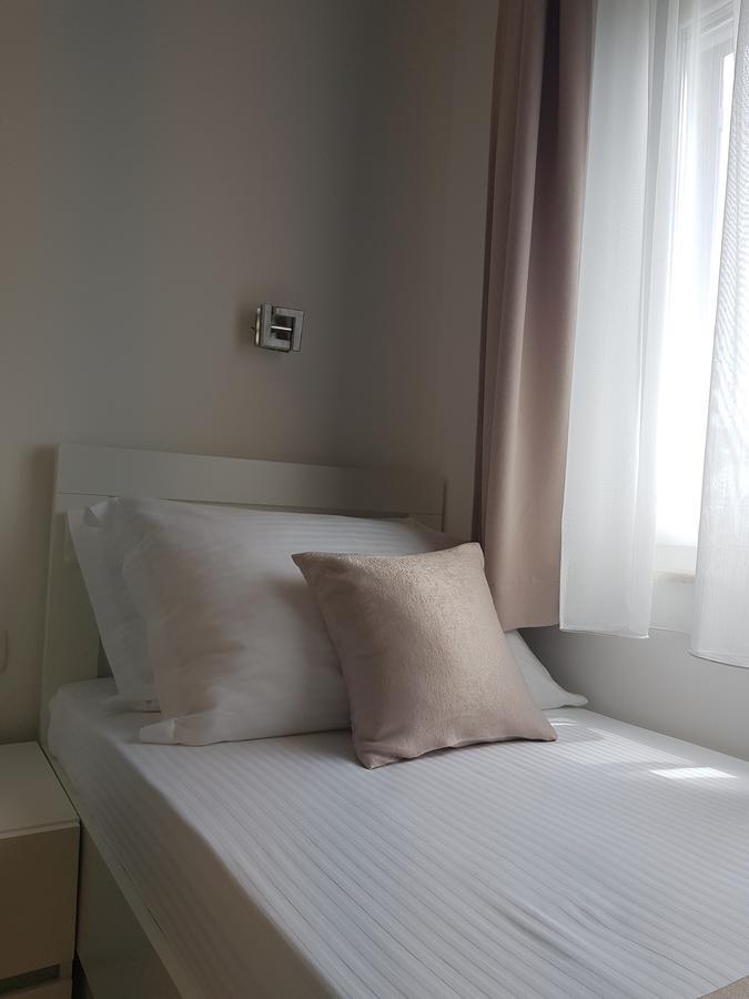 Apartments Petricevic โปดสตรานา ภายนอก รูปภาพ