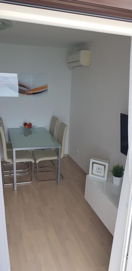 Apartments Petricevic โปดสตรานา ภายนอก รูปภาพ