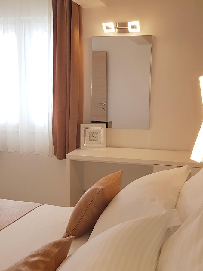 Apartments Petricevic โปดสตรานา ภายนอก รูปภาพ