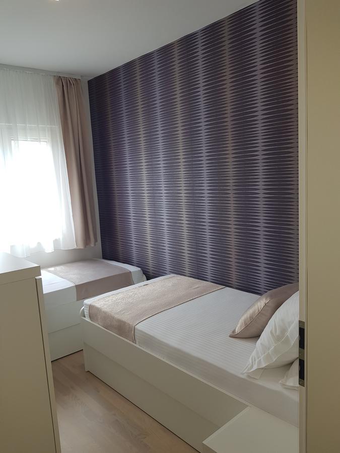 Apartments Petricevic โปดสตรานา ภายนอก รูปภาพ