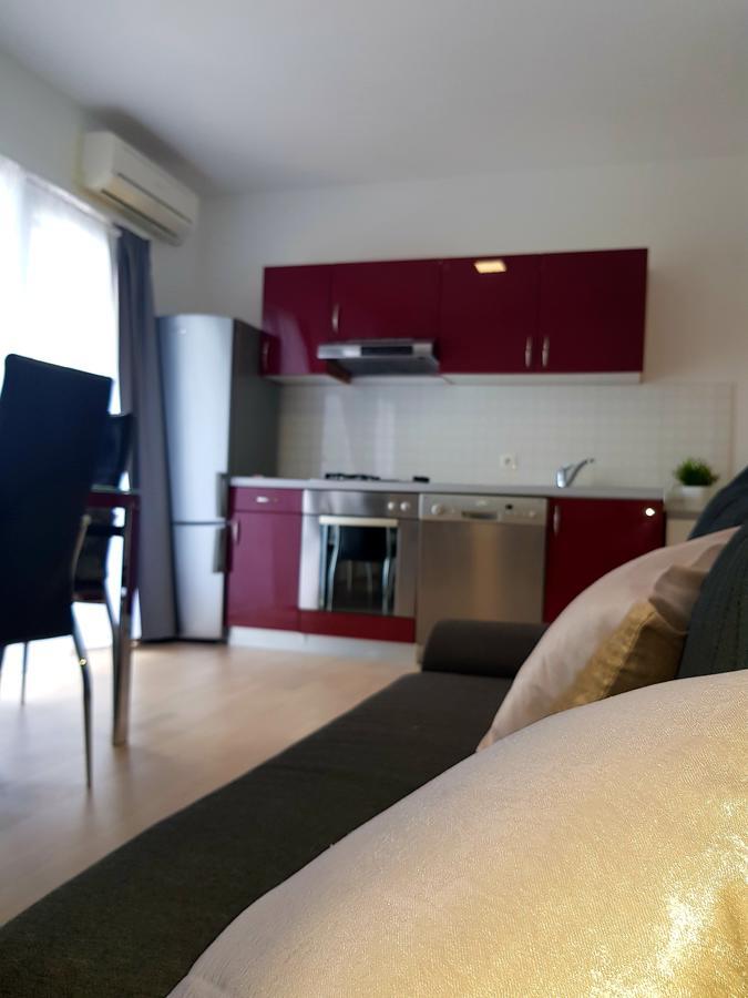 Apartments Petricevic โปดสตรานา ภายนอก รูปภาพ